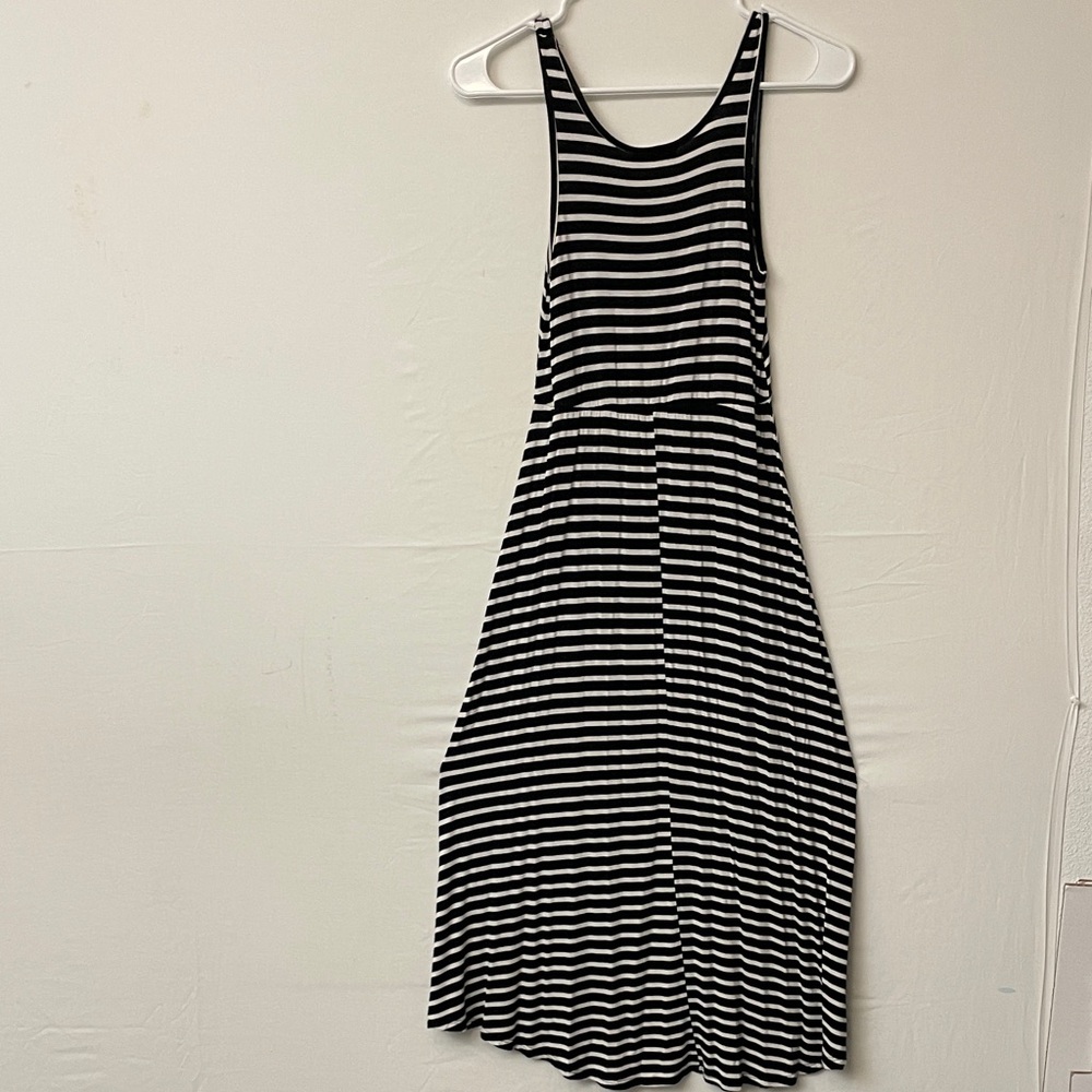 dELiA*s Approx. Size Small Black & White Striped Tank women’s Dress –(I8)✨